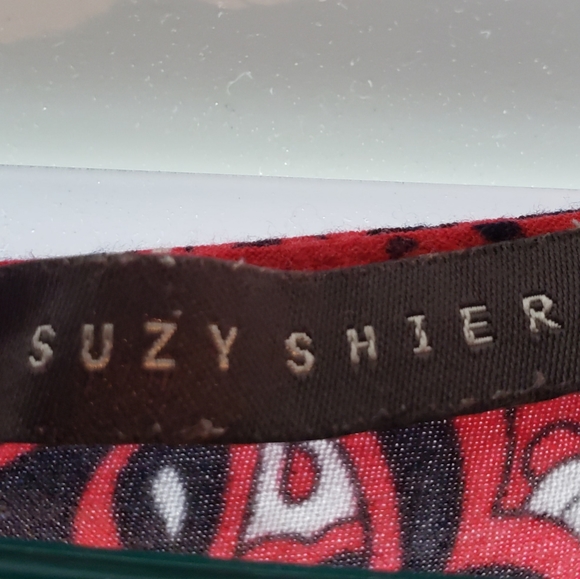 Chic Top - Picture 3 of 4